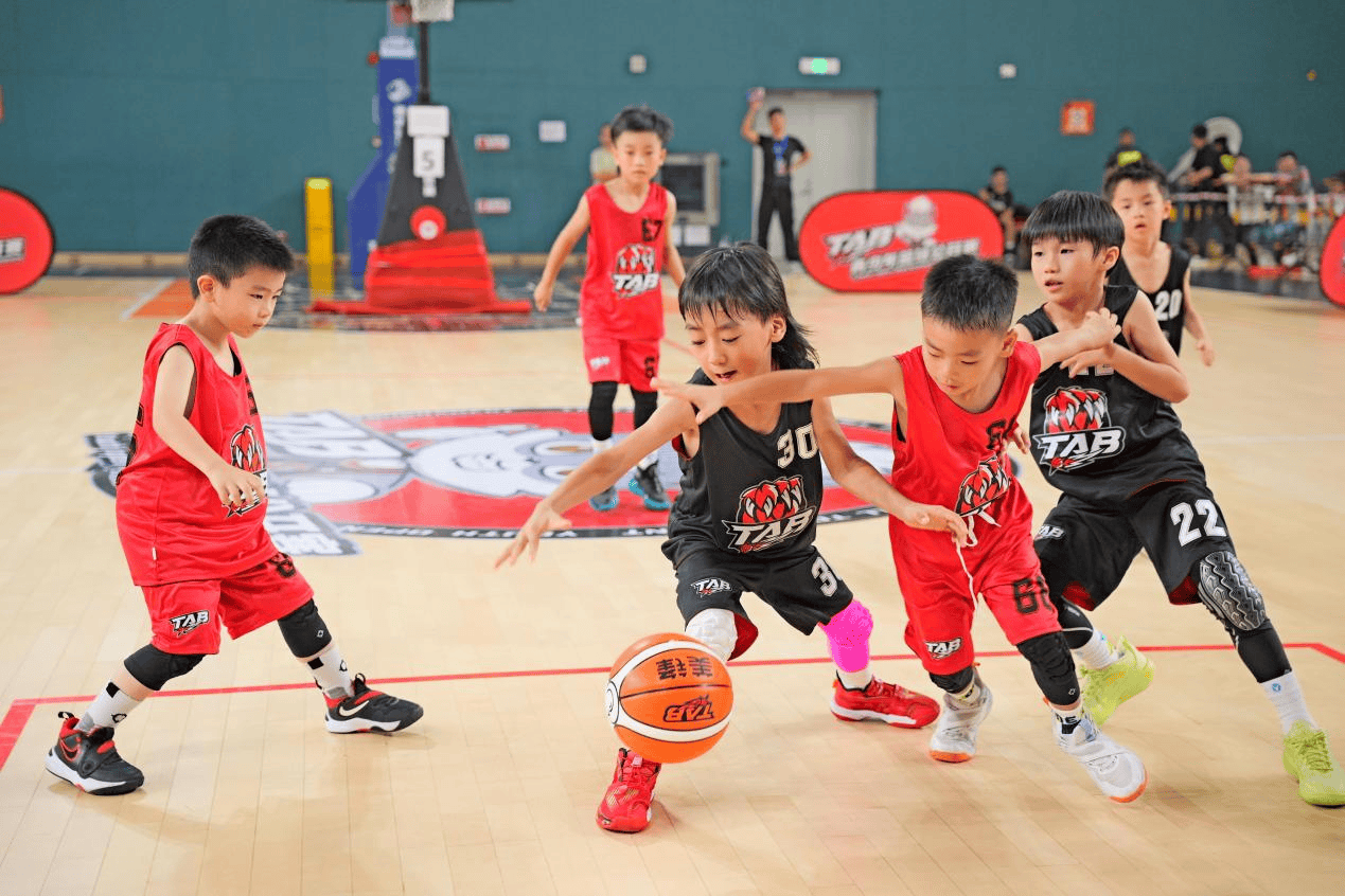 九游注册-包含特色篮球节在沿海城市盛大举行，吸引众多年轻人参与的词条