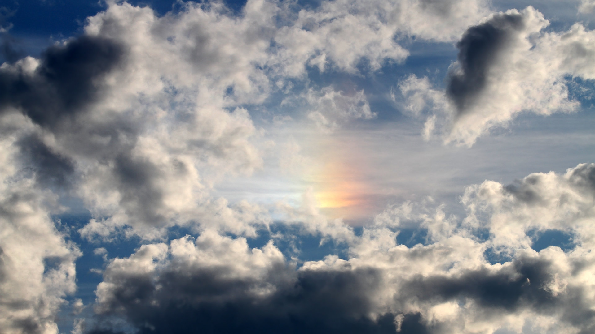 九游网址-地方校园联赛是否应与职业梯队深度联动，高校联赛可以不是本校的吗