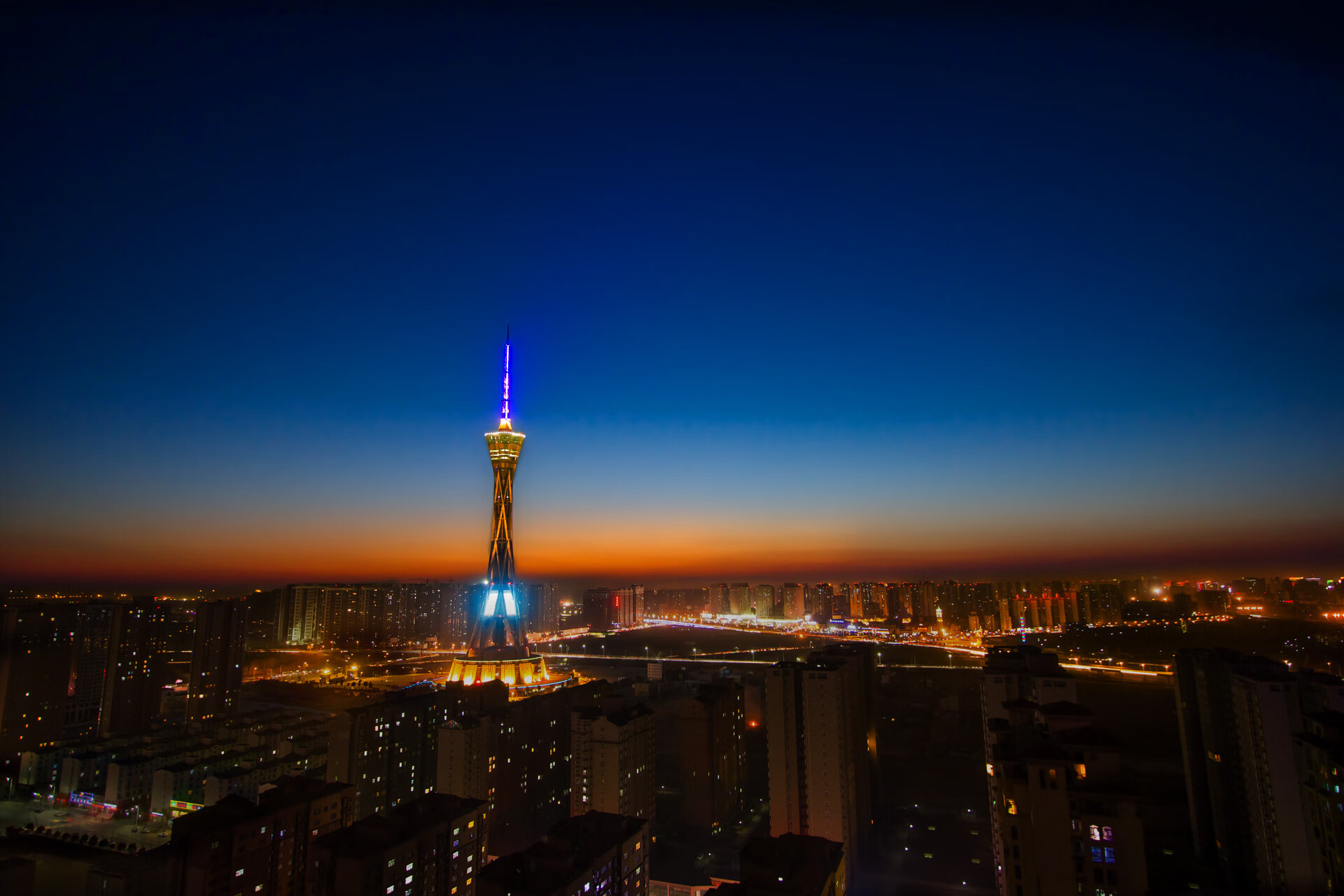 九游下载-西班牙骑手在国际马术比赛中表现出色,获得多个奖项。,西班牙骑牛大赛