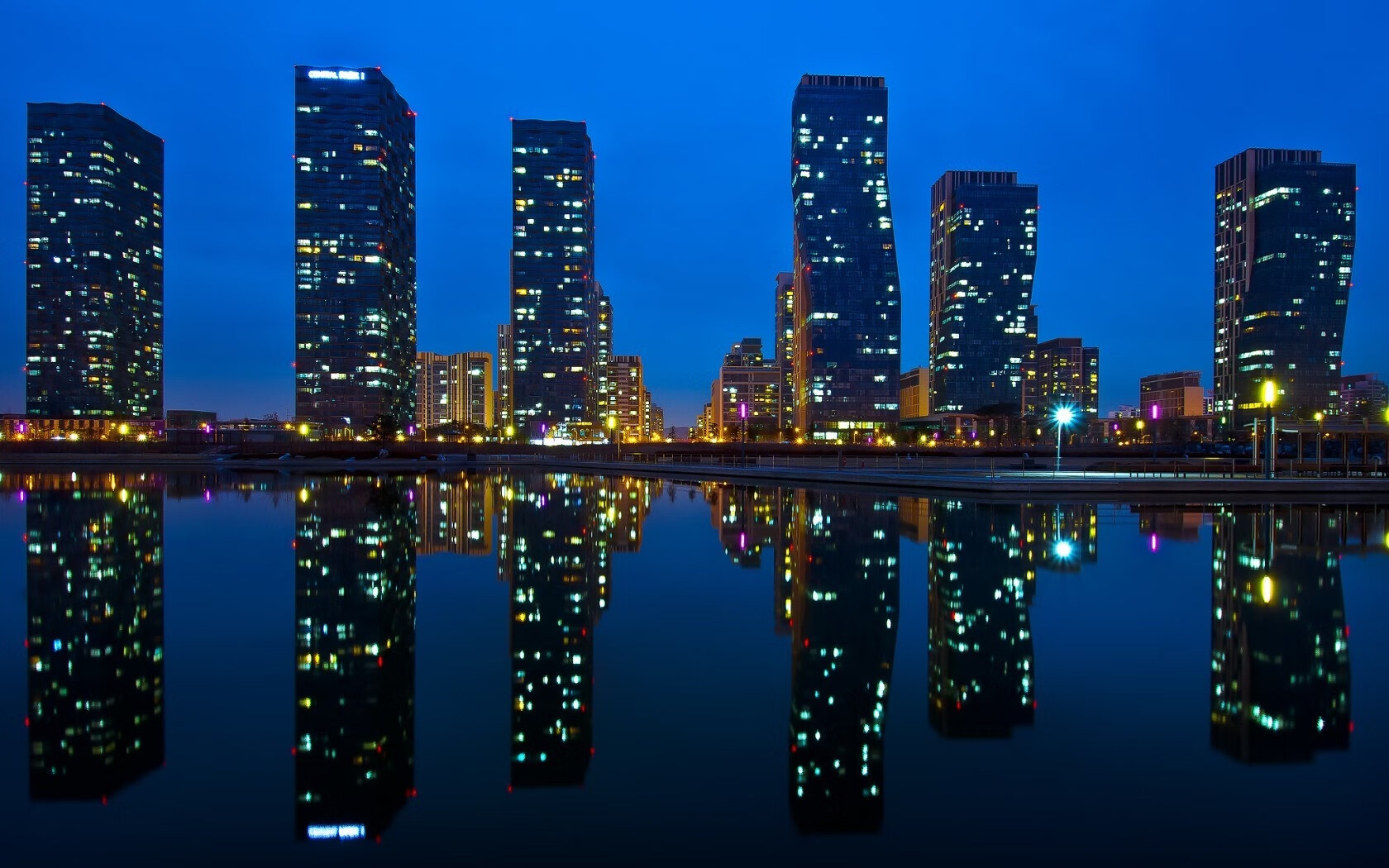 九游-阿伦·斯密斯：从控场到反击，全黑队的半场大脑，阿伦斯什么水平